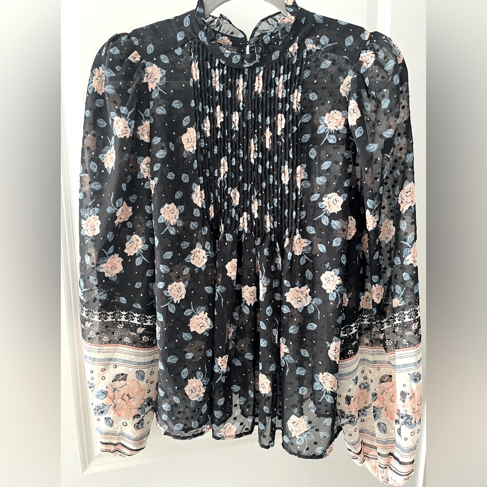 Like new semi-sheer blouse - Small